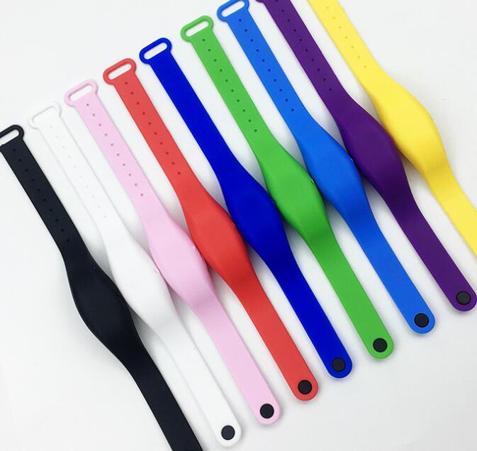 Silicone Hand Sanitizer Dispenser Wristband, Disinfectant / Mosquito Repellent / Alcohol Refillable Bracelet, Hot Sale Universal Protective Wristband for Kids & Adults