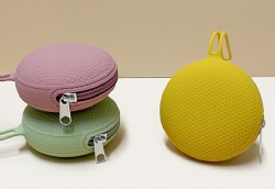 Round Silicone Storage Bag for Earphones, Cables, Keys, Pacifiers, Jewelry, Coins & Gifts