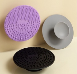 Round Silicone Makeup Brush Cleaning Mat with Suction Cups & Hand Clip, Makeup Sponge Cleaner Tool