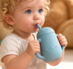 Food Grade Silicone Eggshell Kids Water Cup, Non-Toxic & Odorless, Heat & Cold Resistant, Microwave Safe, Drop-Proof & Dust-Proof