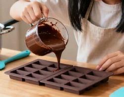 6-Cavity Rectangle Silicone Chocolate Mold, High Temperature Resistant Easy Release DIY Baking Mold